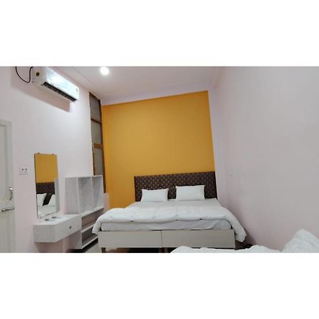 Shree Puram Hotel Varanasi Exterior photo