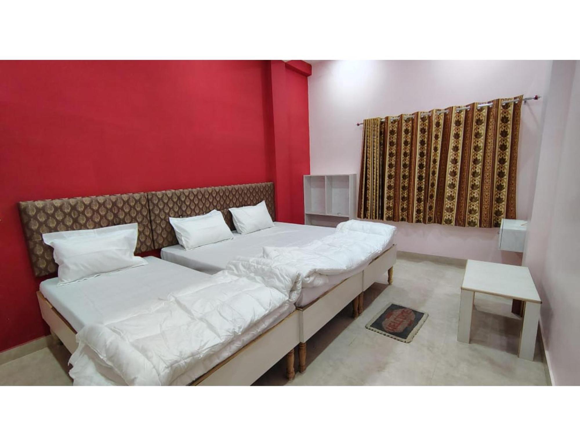 Shree Puram Hotel Varanasi Exterior photo